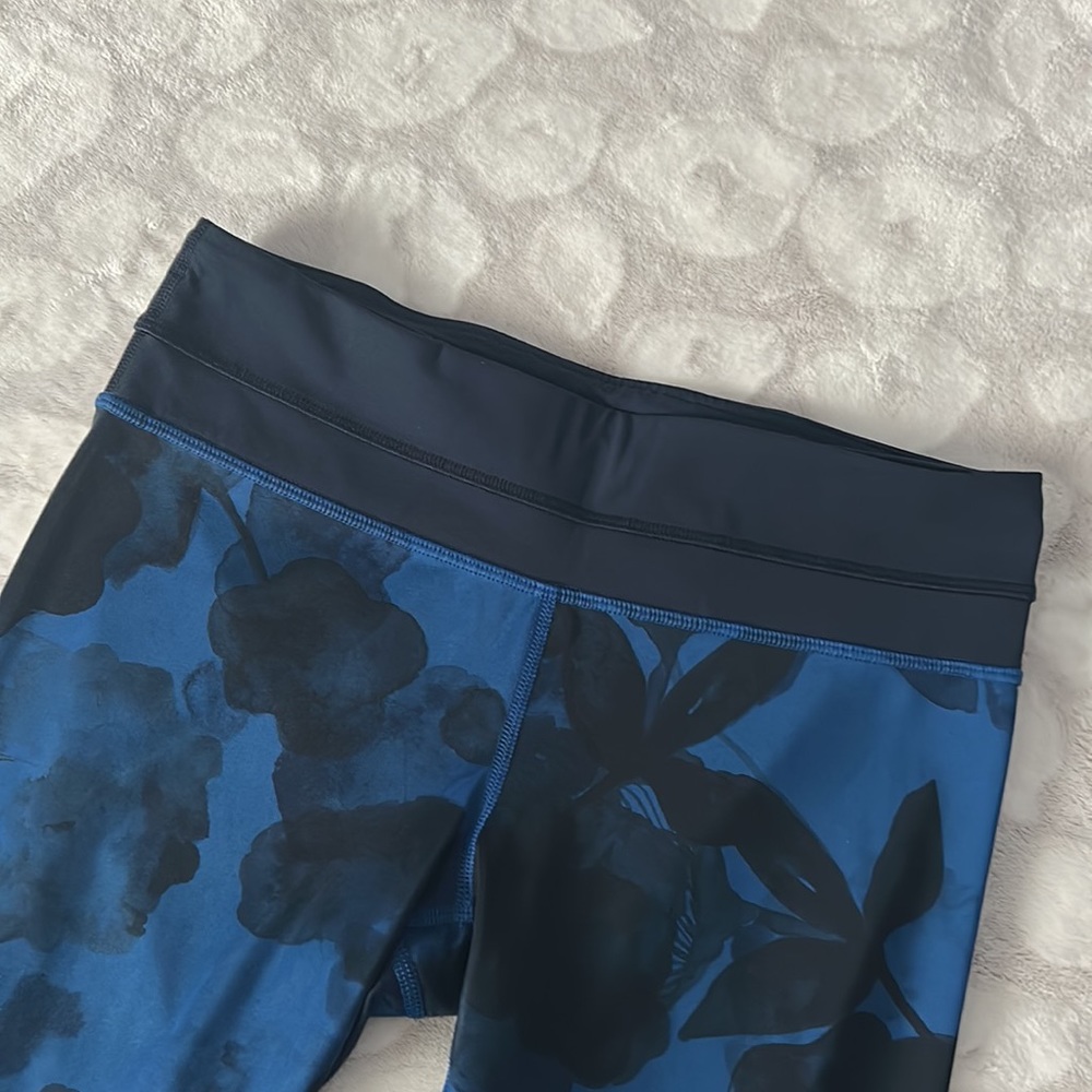 Lululemon Run Inspire Jumbo Inky Floral Crop Leggings Tights Size 6 - Picture 3 of 10